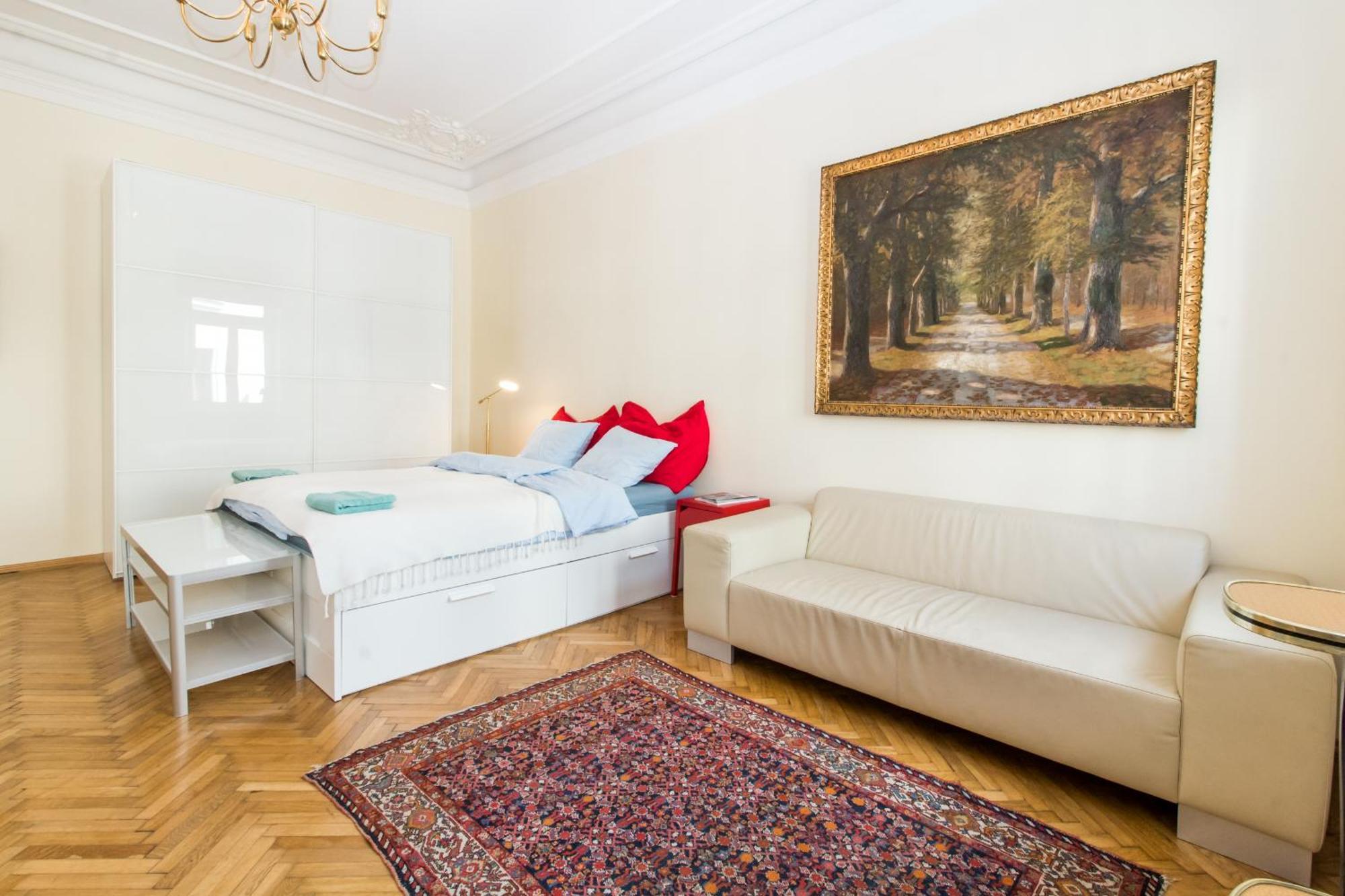 Beautiful Viennese Apartment Exterior photo